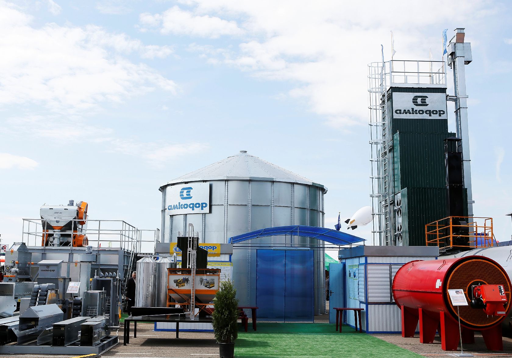 амкодор 552. оао амкодор управляющая. погрузчик амкодор 308. амкодор надпись. наклейки амкодор.