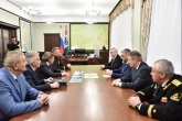 Губернатор Андрей Травников предложил морякам-подводникам включиться в проект лагеря «Авангард»