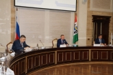 Спецавтомобили для перевозки маломобильных граждан направят во все районы Новосибирской области до конца года