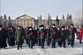 В День защитника Отечества Губернатор Андрей Травников возложил цветы к Вечному Огню на Монументе Славы