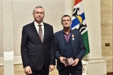 Губернатор Андрей Травников вручил награды наставникам