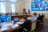 Губернатор поручил усилить работу по очистке тротуаров ото льда
