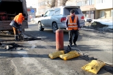 В начале апреля новосибирские дороги начнут ремонтировать горячей асфальтобетонной смесью