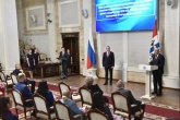 Губернатор Андрей Травников поздравил коллектив Сибирского русского народного хора с 80-летием его создания