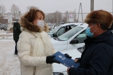 Пострадавшим на производстве работникам вручили адаптированные легковые автомобили