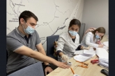 Рестораторы, операторы связи и спортшколы региона проводят активную вакцинацию персонала