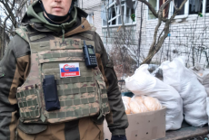 Мирных жителей из Авдеевки вывозят новосибирские «отцы»