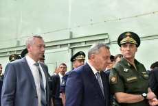 Вице-премьер РФ Юрий Борисов и глава региона Андрей Травников посетили Новосибирский авиационный завод имени Чкалова