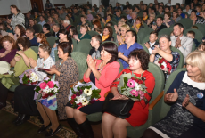 Знаки отличия «За материнскую доблесть» вручены жительницам Новосибирской области
