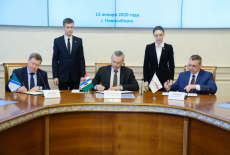 Губернатор Андрей Травников подписал трёхстороннее соглашение по развитию железнодорожного транспорта в регионе