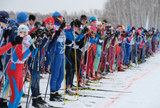 Губернатор Андрей Травников и 15 тысяч новосибирцев приняли участие во Всероссийской массовой лыжной гонке «Лыжня России-2020»
