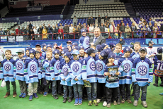 Воспитанники хоккейной школы на чествовании ХК «Сибирь»