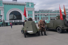 Выставка ретроавтомобилей времён ВОВ на станции Новосибирск Главный