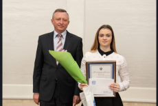 Победителей Всероссийской олимпиады школьников наградили в Правительстве Новосибирской области