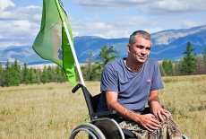 Инвалид-колясочник Алексей Терехов самостоятельно покорил легендарный перевал Горного Алтая