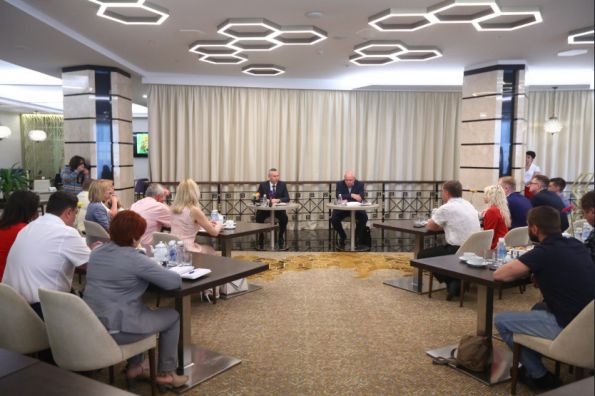 Андрей Травников призвал предпринимательское сообщество к работе над Стратегией развития региона «Сибирское лидерство»
