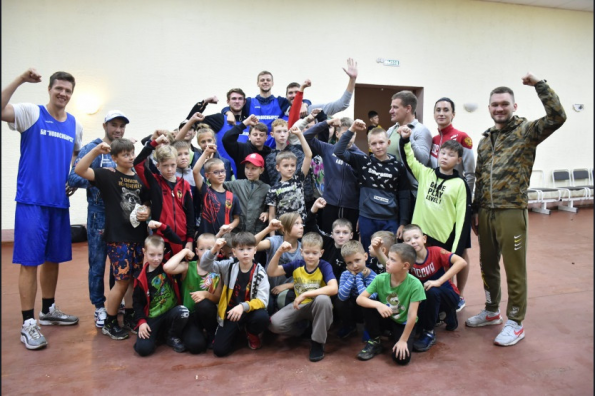 Новосибирские спортсмены провели зарядку для детей из ЛНР и Новосибирской области