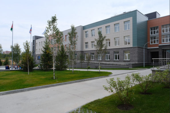 В День знаний Губернатор Андрей Травников открыл в наукограде Кольцово ультрасовременный лицей «Технополис»