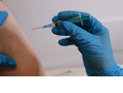 Вакцинация от COVID-19 на избирательных участках стартовала в регионе