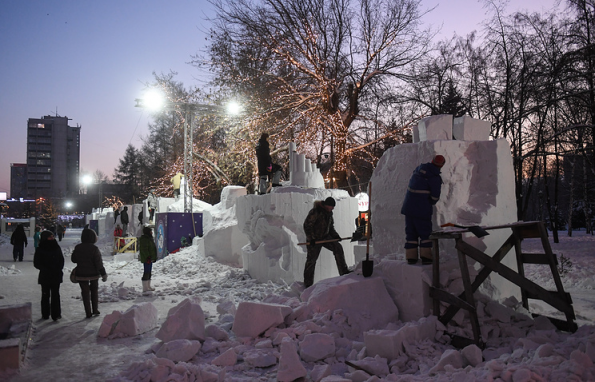 Скульпторы подарят Новосибирску на 125-летие снежные мост, церковь и новостройки