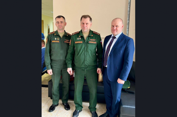 Участников СВО из Новосибирской области, проходящих лечение в госпиталях Санкт-Петербурга, поздравили с наступающим Днём Победы