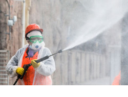 Ветеринарные специалисты региона обработали остановки и кладбища для профилактики коронавируса