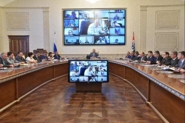 Губернатор Андрей Травников положительно оценил динамику развития жилищной отрасли региона