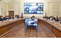 Андрей Травников поручил усилить профилактическую работу по предотвращению пожаров в частном секторе
