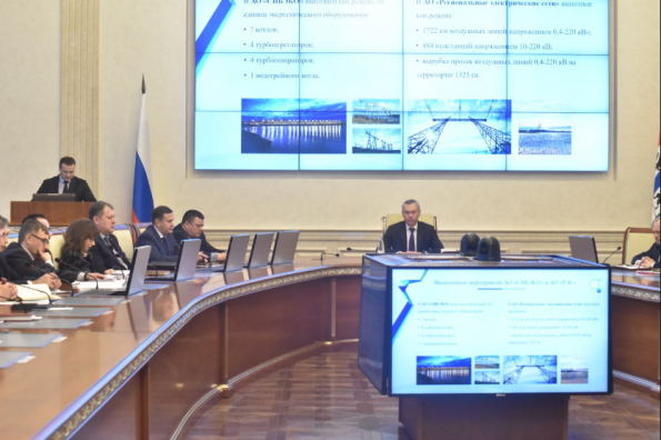 Андрей Травников потребовал усилить готовность аварийно-ремонтных служб к оперативному реагированию на инциденты в системе теплоснабжения