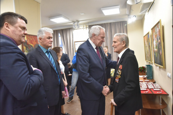 В Новосибирской области ветеранам вручены первые юбилейные медали «75 лет Победы в Великой Отечественной войне»