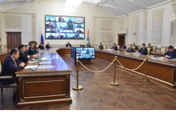 Губернатор Андрей Травников потребовал повысить готовность к рискам новогоднего периода