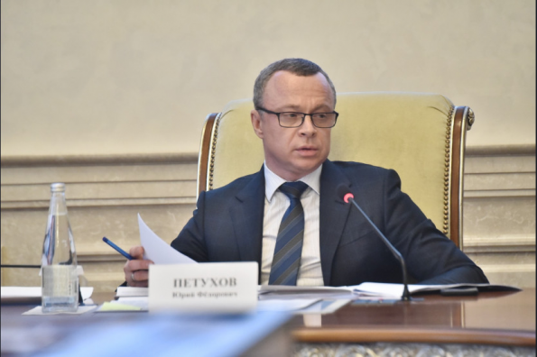 Первый заместитель Губернатора Юрий Петухов поручил усилить темпы вакцинации от COVID-19 