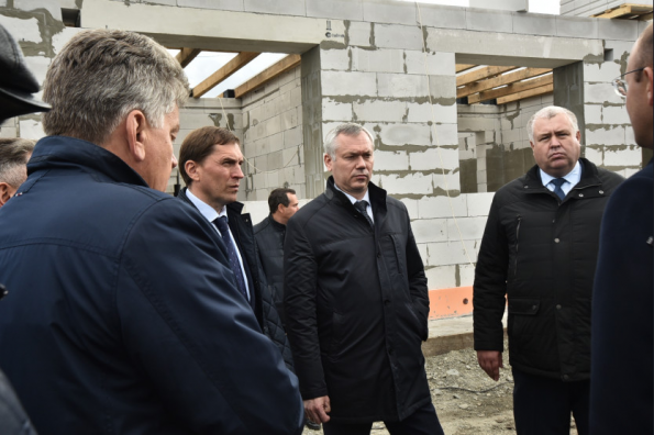 Губернатор в Коченёвском районе рассмотрел актуальные вопросы развития социальной инфраструктуры
