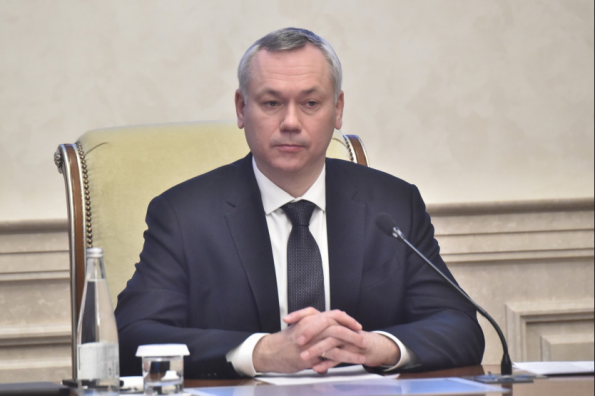 Губернатор поручил оказать помощь Новосибирску в уборке снега