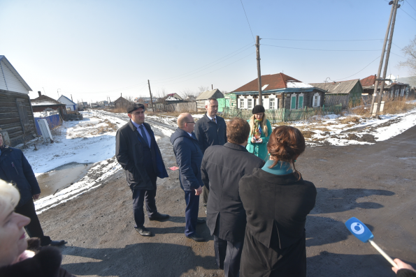Глава региона Андрей Травников проконтролировал состояние дорог в городе Барабинске