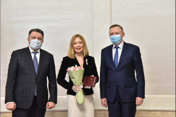 Многодетные новосибирские мамы награждены знаком отличия «За материнскую доблесть»