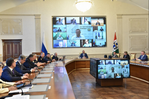Андрей Травников поручил мэру Новосибирска взять на контроль комплексный ремонт дорог и тротуаров по примеру Академгородка