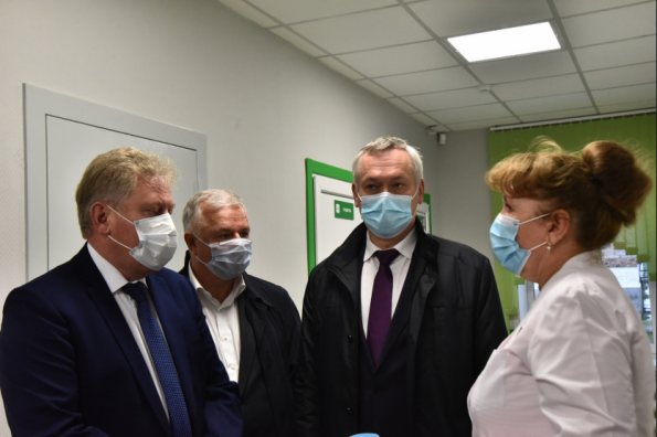 Андрей Травников: Первичное звено здравоохранения активно развивается в районах области