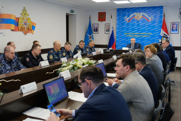 Установка пожарных извещателей и спасение утопающих: Андрей Травников потребовал усилить работу в сфере ЧС