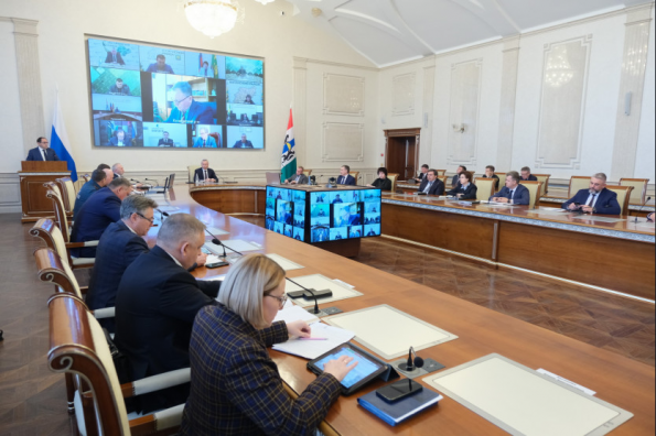 Более 1150 единиц специализированной дорожной техники готовы выйти на уборку автодорог области от снега