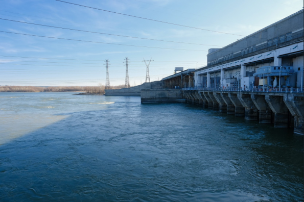 Губернатор Андрей Травников проверил работу нового главного щита управления Новосибирской ГЭС