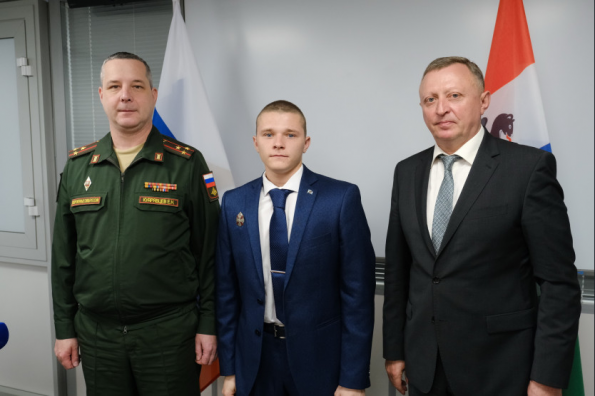 Участникам СВО, проживающим в Новосибирской области, вручены удостоверения «Ветеран боевых действий»