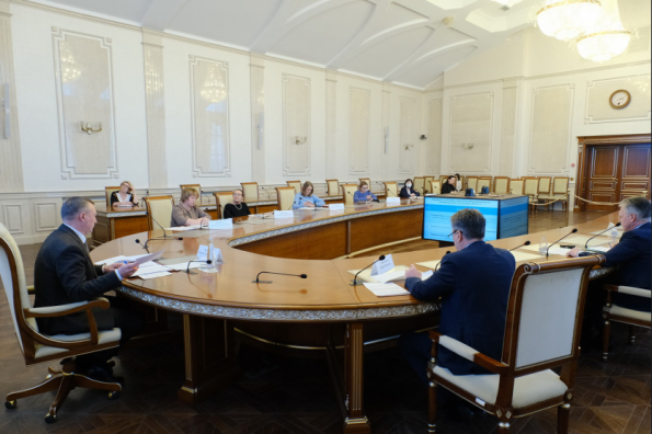 Тестирование 11-классников на коронавирус началось в школах региона