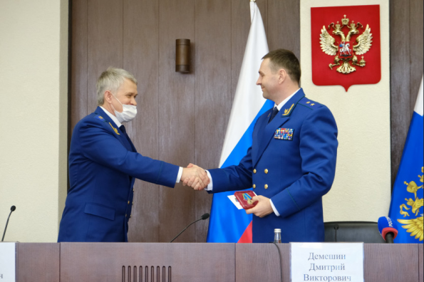 Губернатор поблагодарил сотрудников органов прокуратуры за совместное решение проблемы обманутых дольщиков