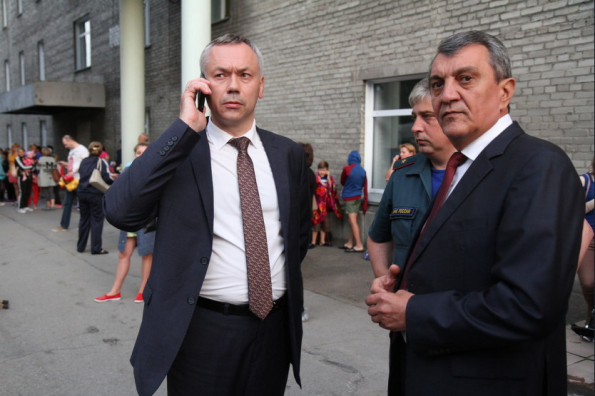 Глава Новосибирской области Андрей Травников проконтролировал ход работ по ликвидации последствий пожара в Областной клинической больнице