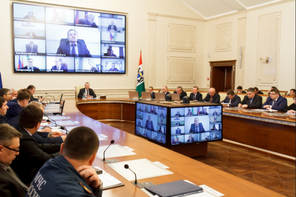 Губернатор Андрей Травников подвёл итоги подготовки к отопительному периоду и поставил задачи на новый сезон