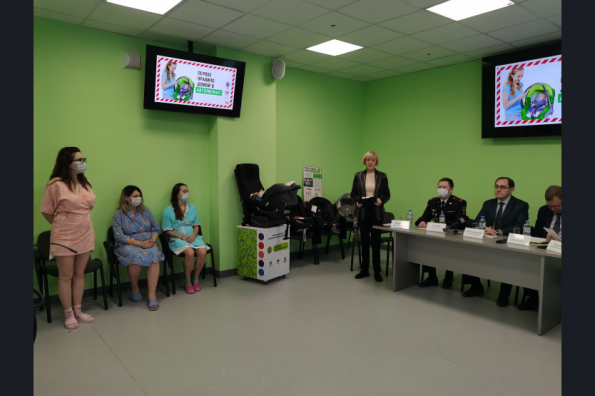 Домой в автолюльке отправятся новорожденные жители региона благодаря нацпроекту