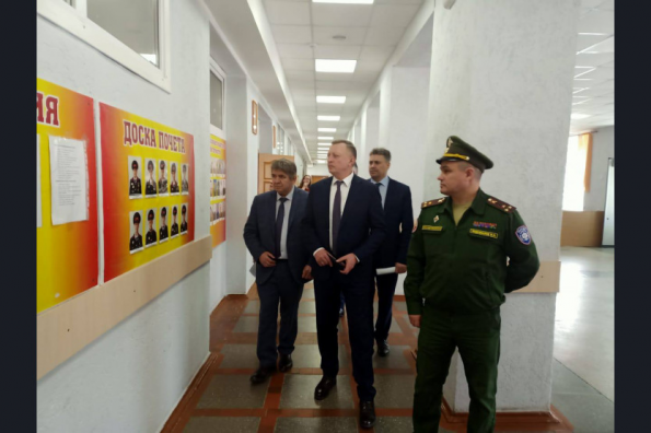 Заместитель Губернатора Сергей Нелюбов проконтролировал работу Казачьего кадетского корпуса им. Героя РФ Олега Куянова