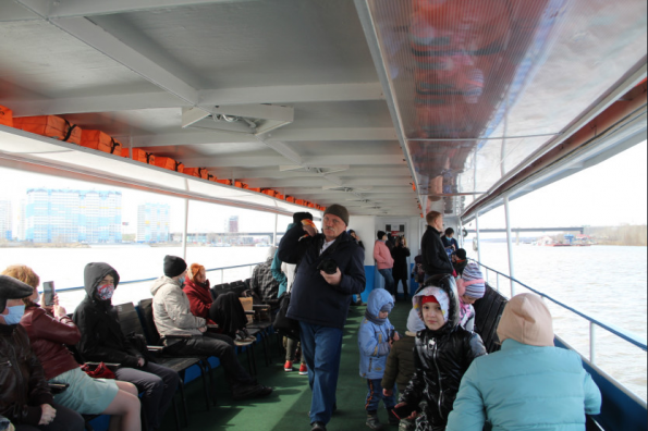 Транспорт и туризм: в Новосибирской области открылась навигация на реке Обь