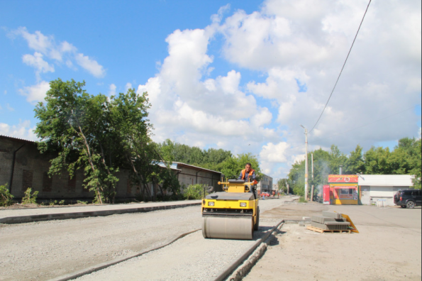 По новому тротуару пойдут в школу дети в Оби благодаря нацпроекту БКД 2.0